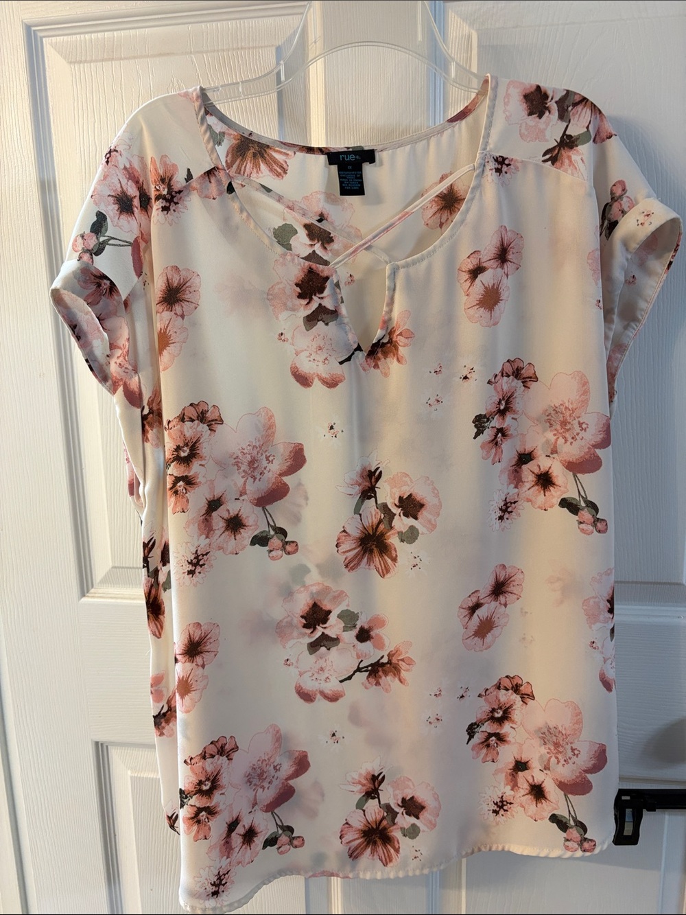Rue21 Cream Floral Cross-Detail Short Sleeve Top